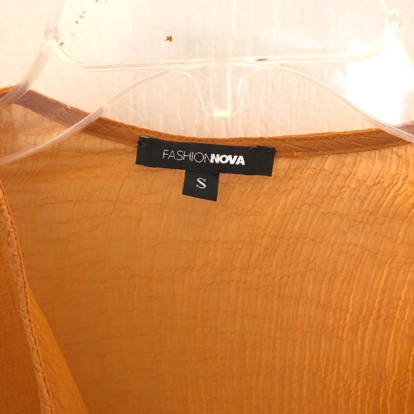 Fashion nova slightly classy surplice top - Picture 2 of 4